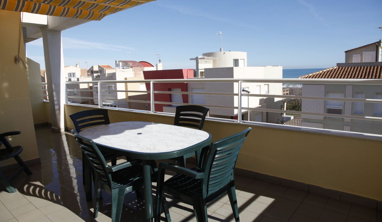 TERRAZA FRENTE AL MAR 1